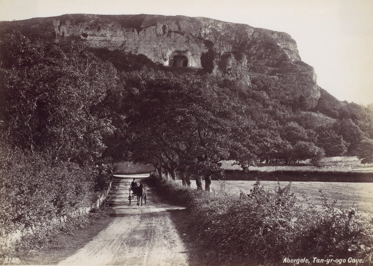 Abergele, Tan-yr-ogo Grot door Francis Bedford