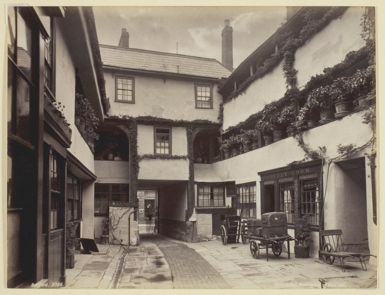 Gloucester, Binnenplaats van New Inn door Francis Bedford