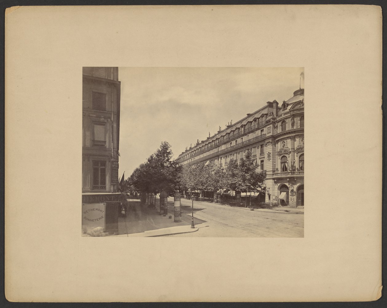 Boulevard des Capucines, hoek van Rue Louis le Grand, Parijs door Francis Frith