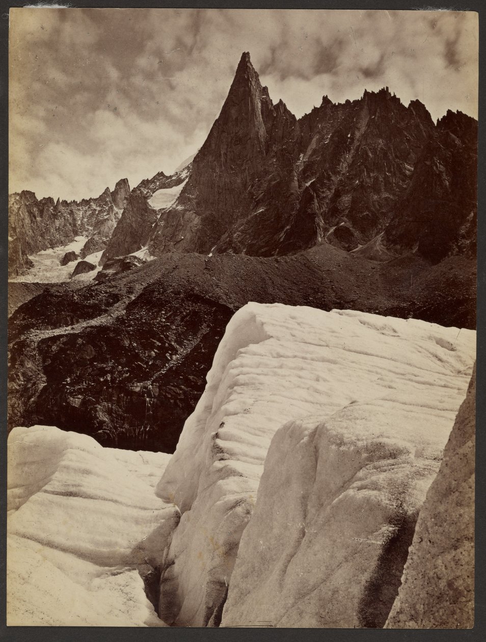 Chamounise, Aiguille du Dru door Francis Frith