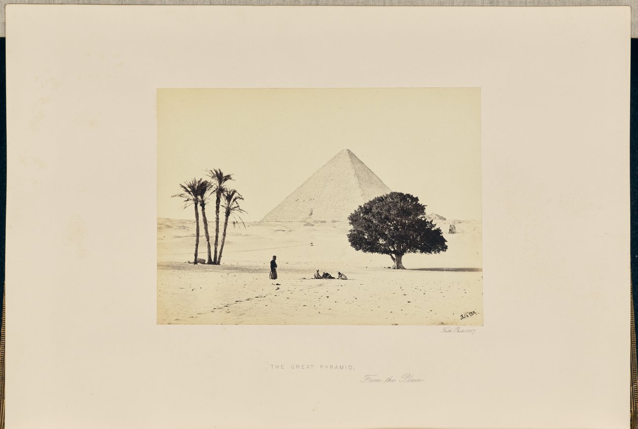 De Grote Piramide, gezien vanaf de vlakte door Francis Frith