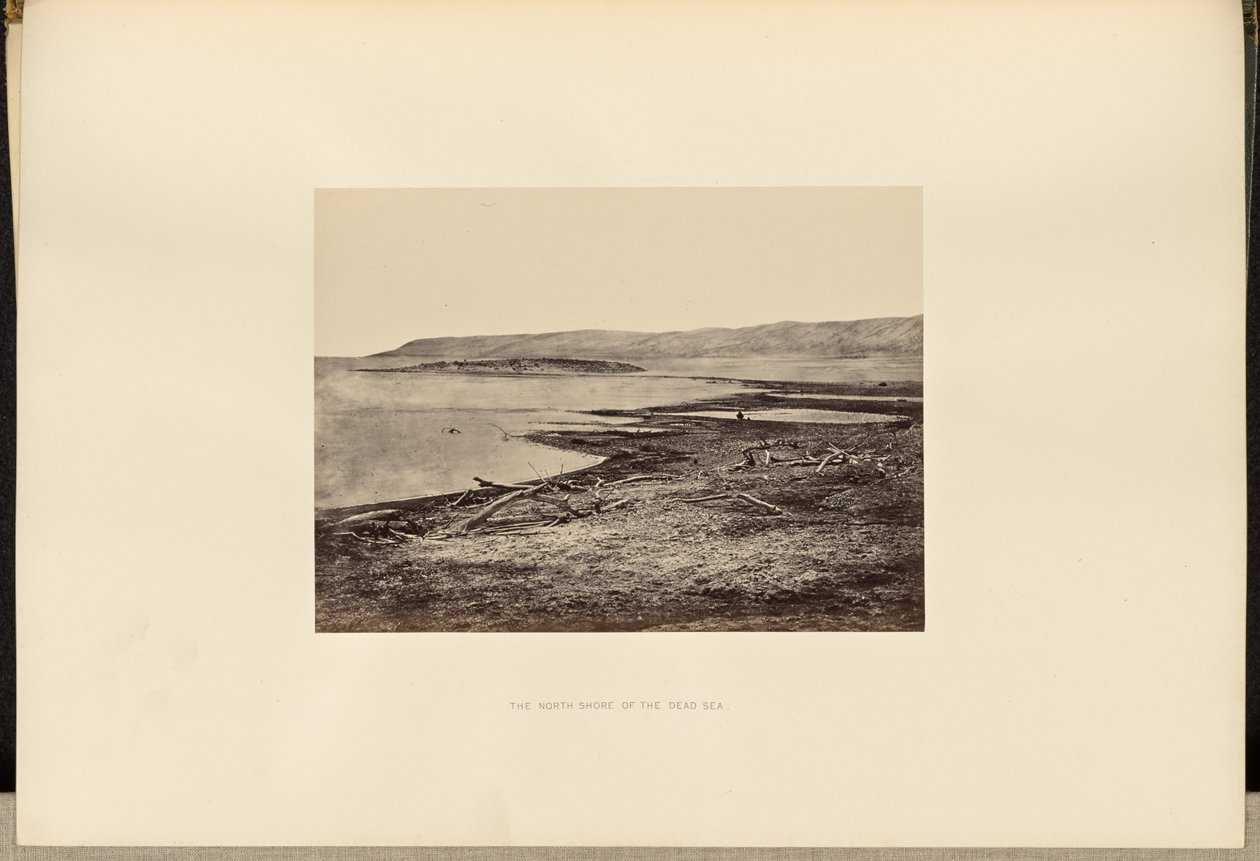 De noordelijke oever van de Dode Zee door Francis Frith
