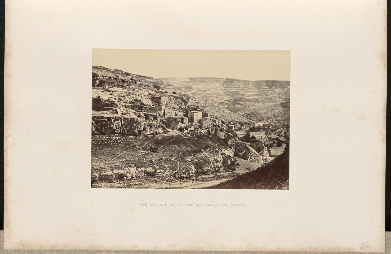 Het dorp Siloam en de vallei van Kidron. door Francis Frith
