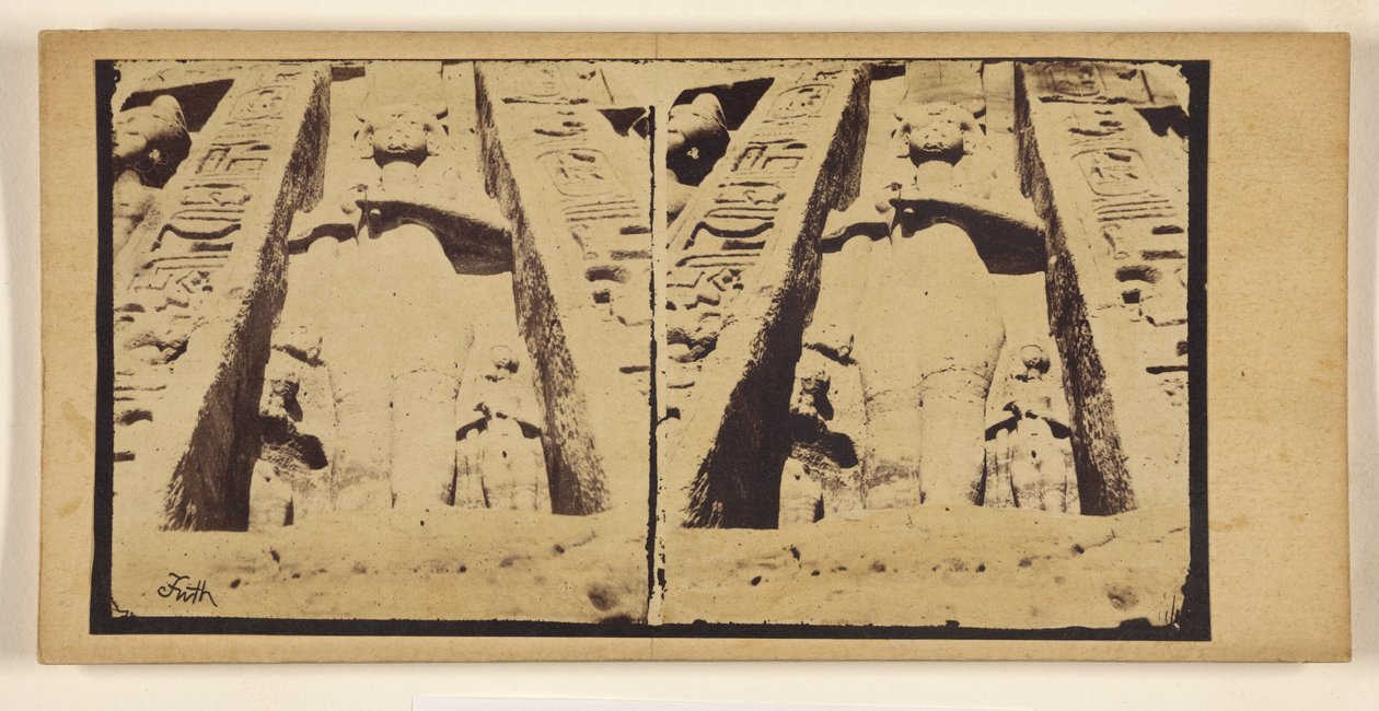 [Der kleine Felsentempel von Abu Simbel.] door Francis Frith