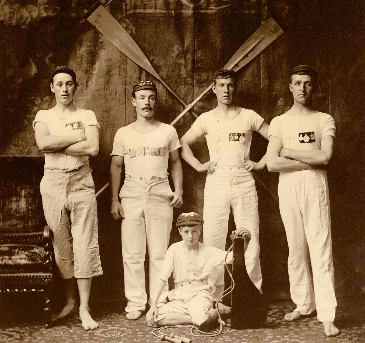 Whitby Friendship Roeiclub Crew, Whitby, Engeland. 1901 door Frank Meadow Sutcliffe