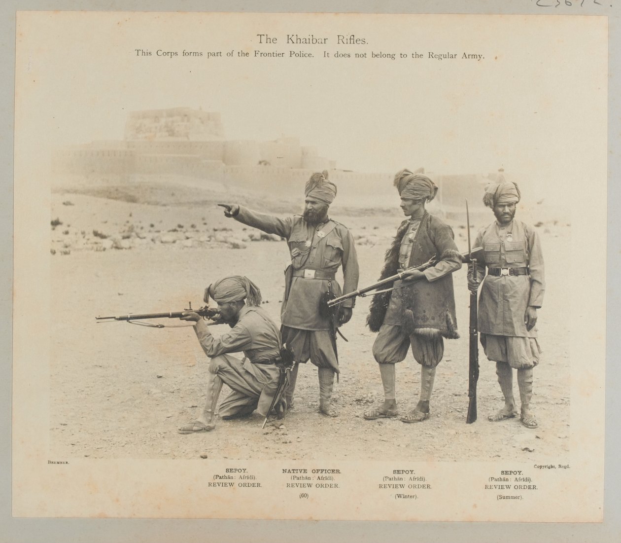 De Khyber Rifles, circa 1900 door Fred Bremner