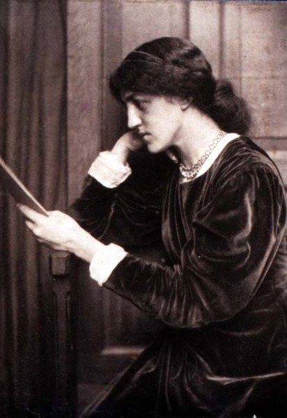 Portretfoto van May Morris, dochter van Jane Morris door Frederick Hollyer door Frederick Hollyer