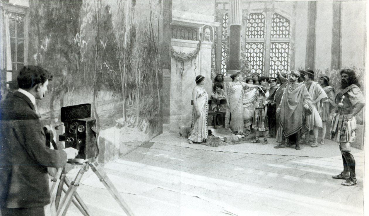 Acteurs van de Academie en Comedie Francaise filmen de Retour d