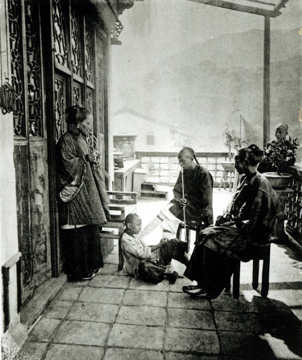 Chinese mensen die opium roken, uit 