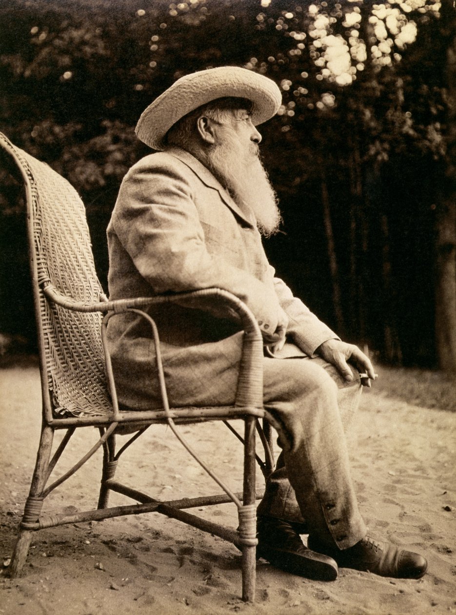 Claude Monet (1840-1926) in de tuin van Giverny, 1915 (1840-1926) door French Photographer