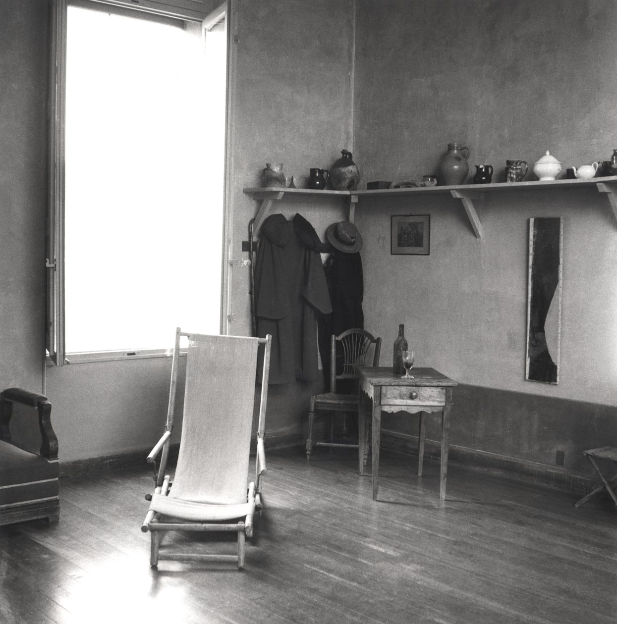 Interieur van Cezannes studio in Aix-en-Provence, c.1900-02 door French Photographer