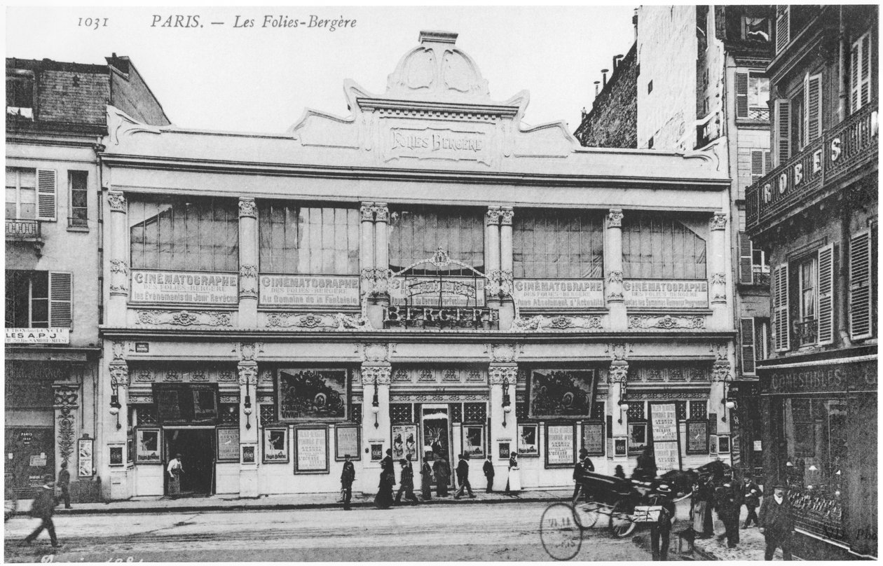Ansichtkaart van de Folies Bergere, rue Richer, Parijs, ca. 1900 door French Photographer
