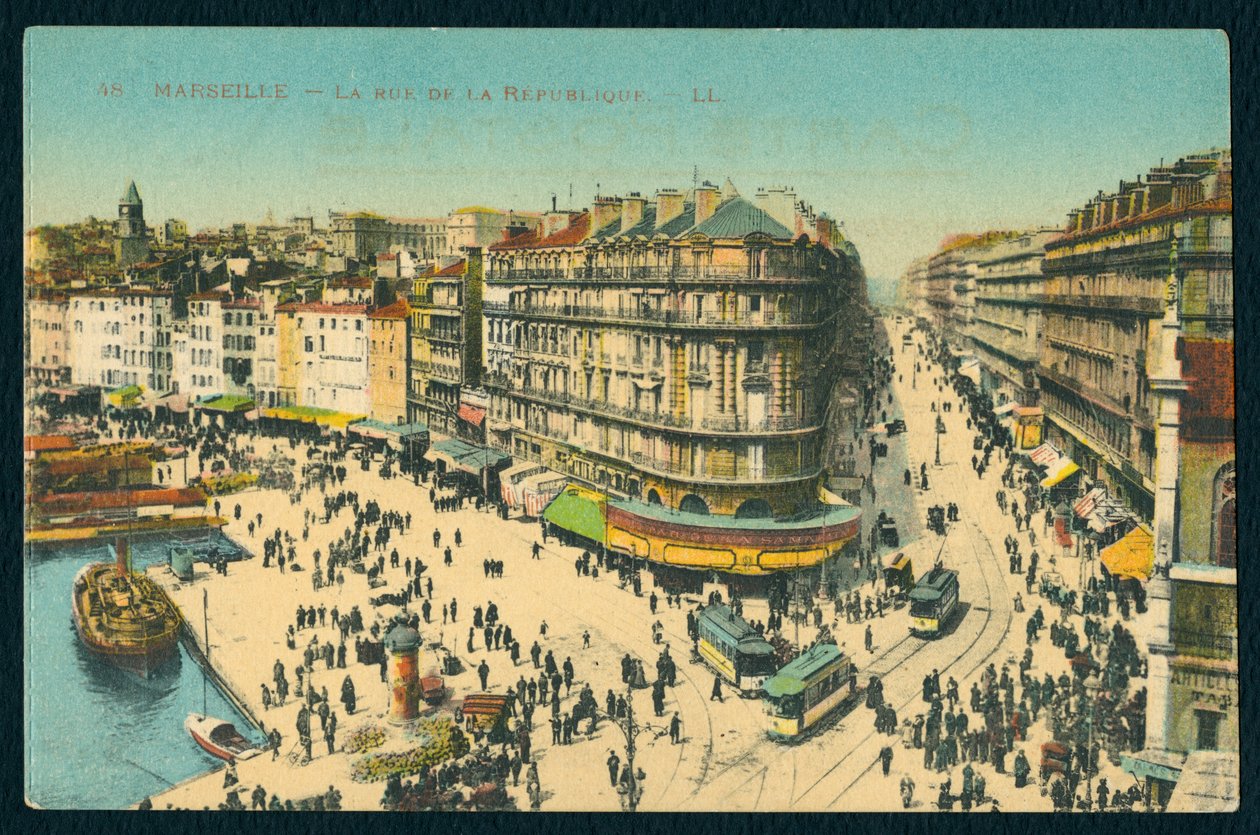 Ansichtkaart met de Rue de la République in Marseille, Frankrijk, ca.1920 (gekleurd zwart-wit foto) door French Photographer