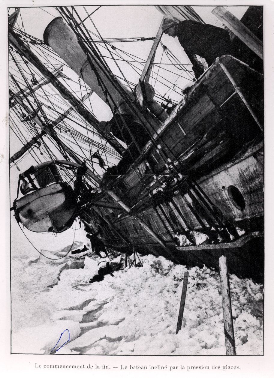 Het Begin van het Einde, van de Expeditie naar de Zuidpool door Ernest Shackleton (1874-1922) 1914-17 door French Photographer