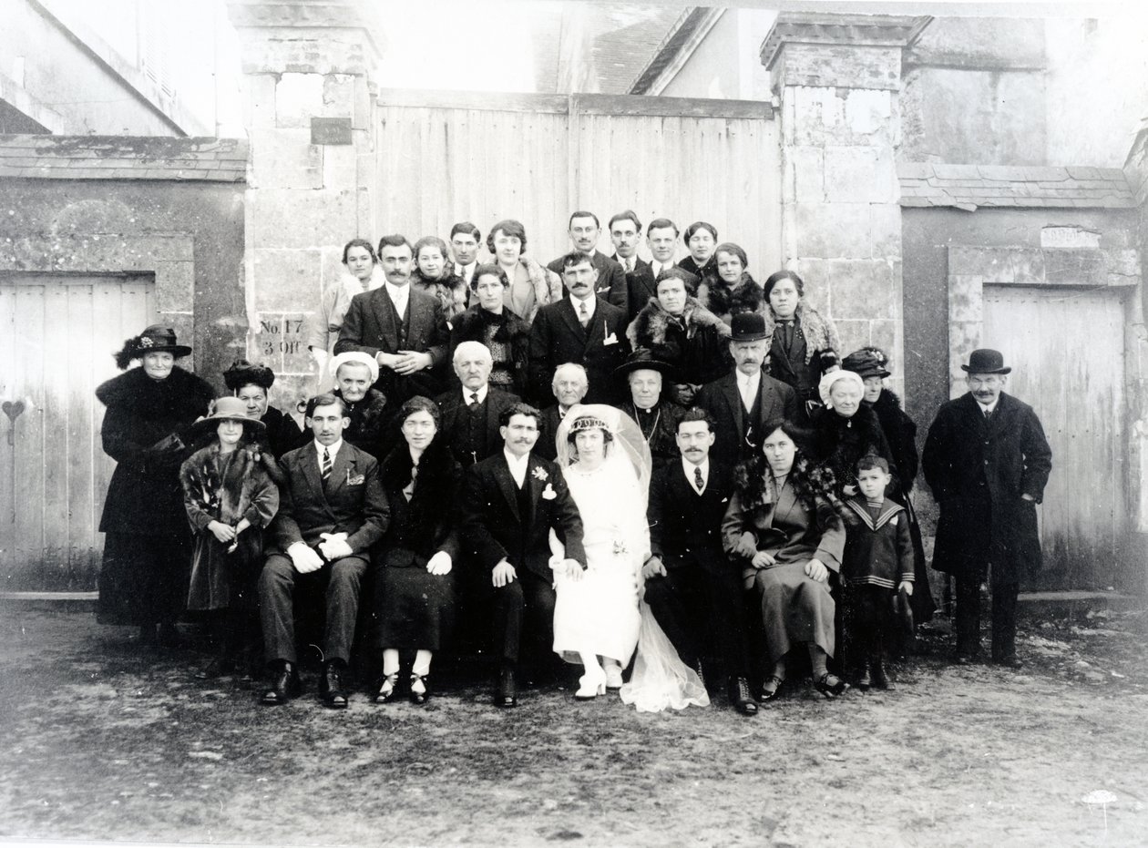 Huwelijksfoto in de Sarthe-regio van Frankrijk, c.1920 door French Photographer