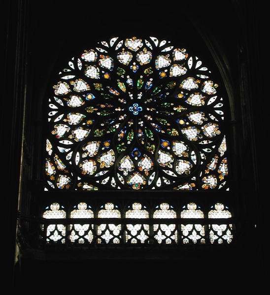 Roosvenster van het zuidtransept door French School