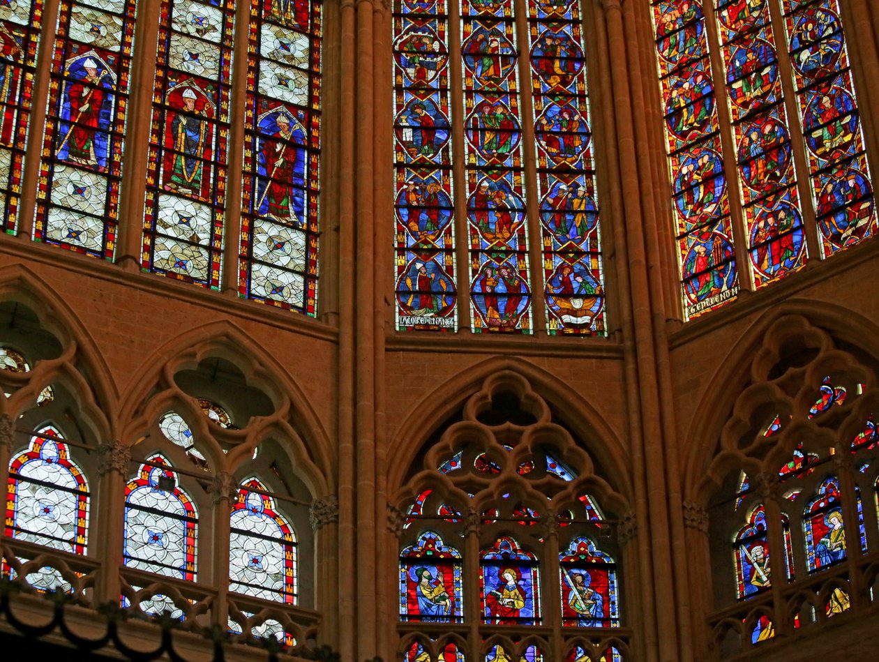Noordzijde van het oostelijke einde van het koor triforium door French School