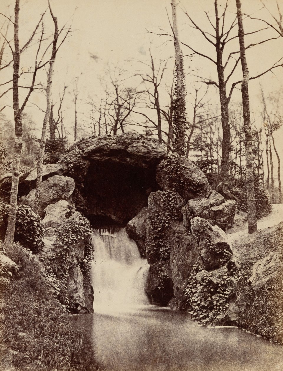 Cascade in het Bois de Boulogne,c. 1855 (foto) door French Photographer