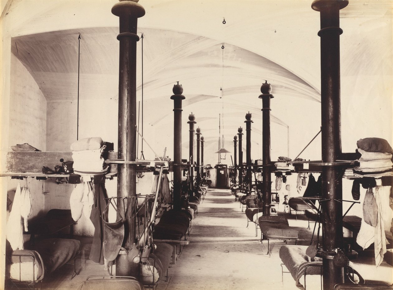 Les Salles des Gardes, Palais des Papes, Avignon, Frankrijk,jaren 1860 (foto) door French Photographer