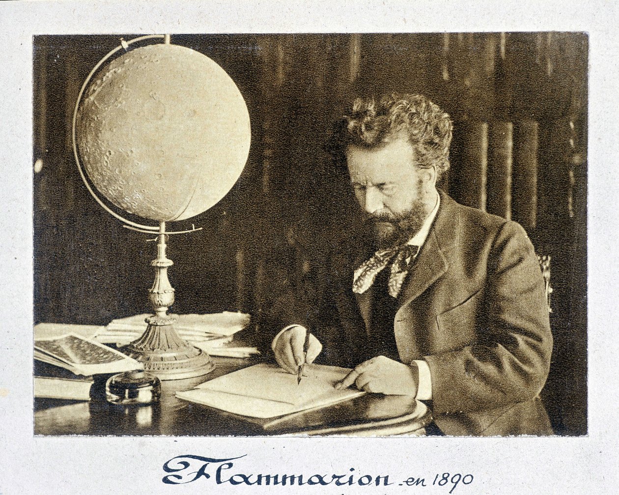 Portret van Camille Flammarion (1842 - 1925), Franse astronoom - fotografie door French Photographer