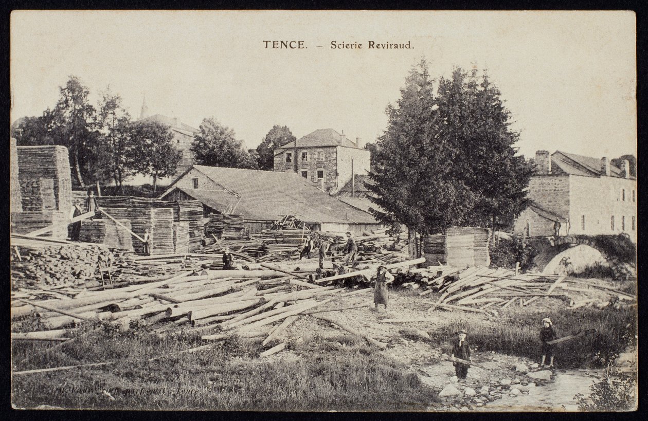 Ansichtkaart met de zagerij Reviraud in Tence, Haute-Loire, ca.1900 door French Photographer