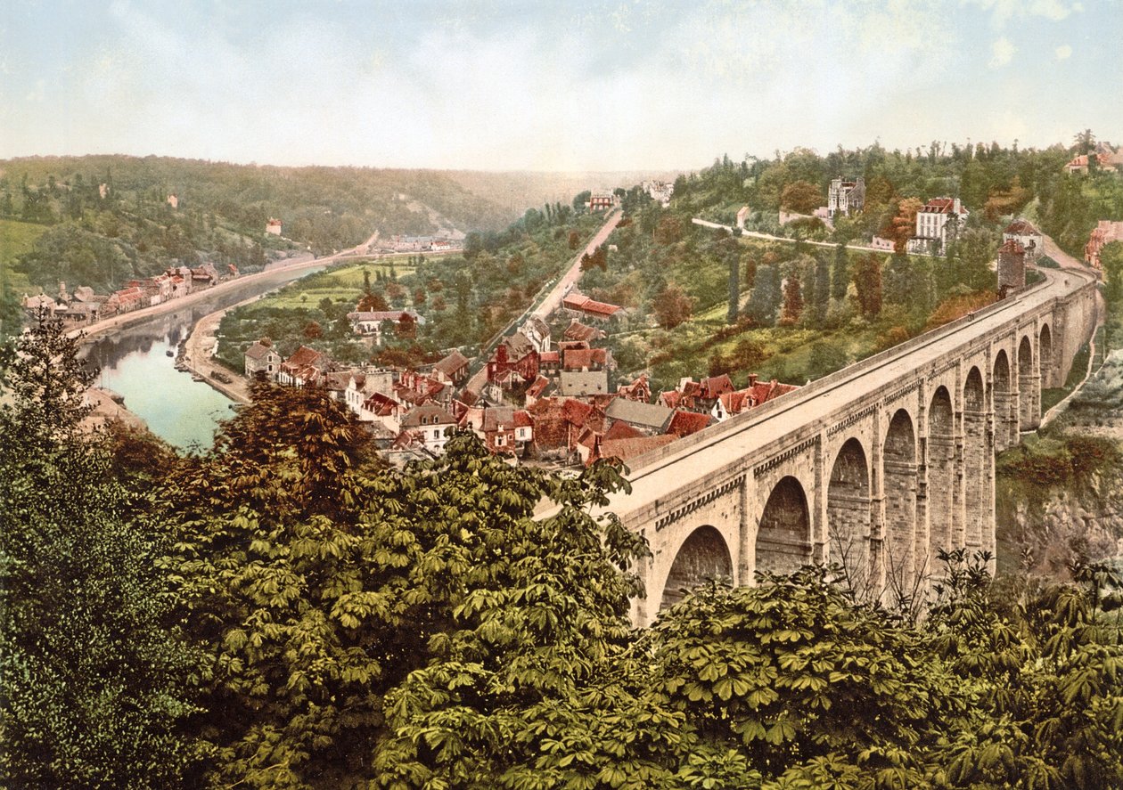Het Viaduct de Lanvallay, Dinan, Frankrijk, 1890-1900 door French Photographer
