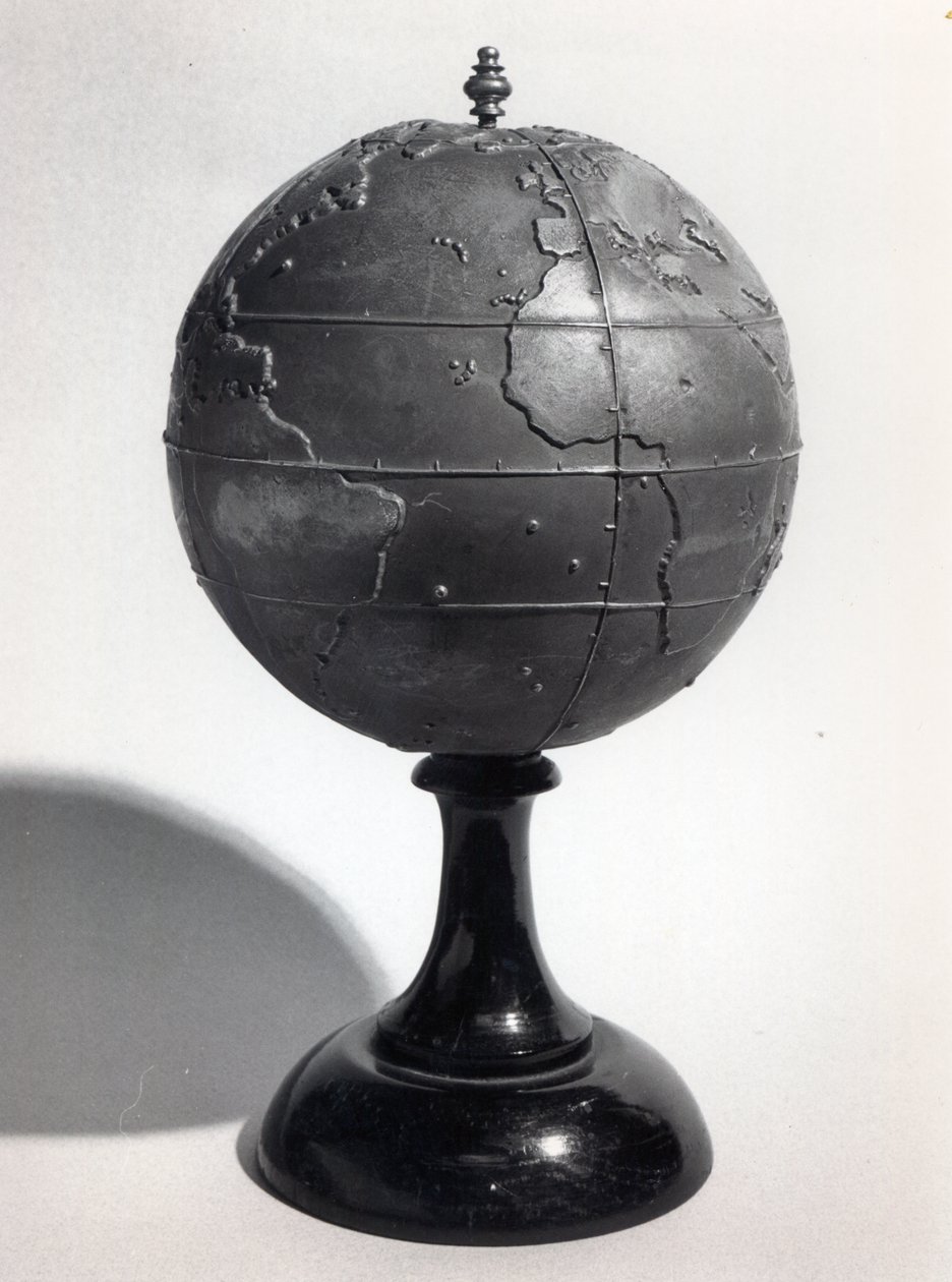 Educatieve globe voor blinden door French School