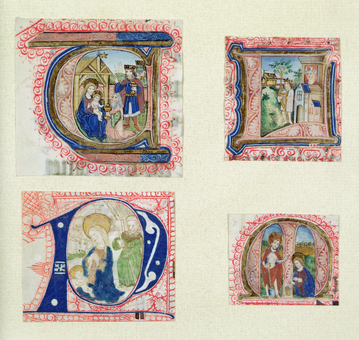 Vier gehistorieerde initialen die de Aanbidding der Wijzen, de Kribbe, David en Bathseba en Christus in de Tuin uitbeelden door French School