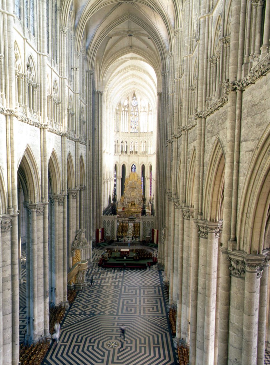 Interieur van de Kathedraal van Amiens (Somme 80) door French School