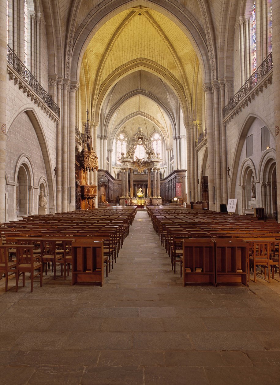 Interieur van de Kathedraal van Angers (Maine et Loire) gebouwd tussen de 12e en 15e eeuw, vertegenwoordigt de perfecte mix tussen Romaanse en Gotische stijl door French School