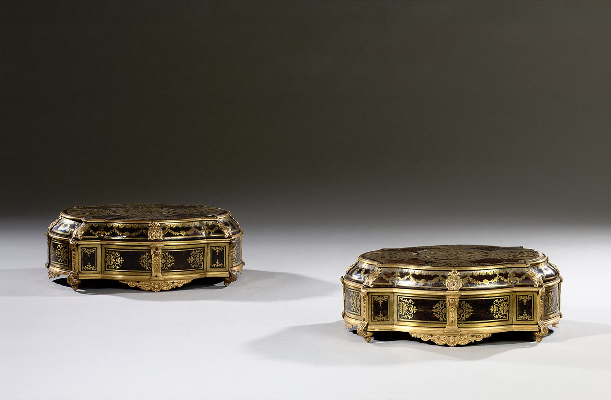 Paar Louis XIV kistjes, c.1700-15 door French School