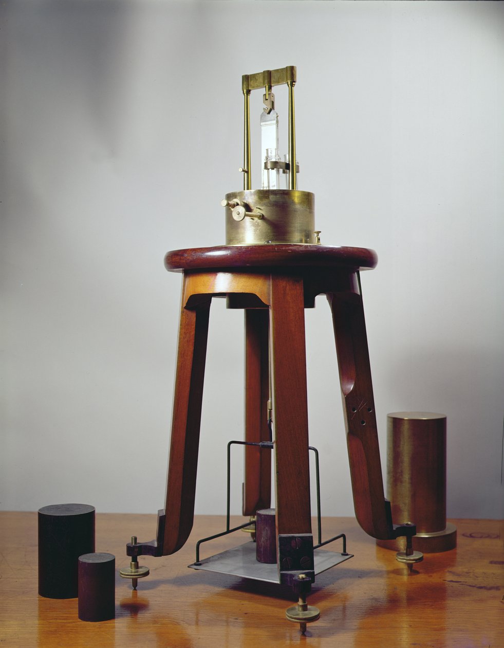Piëzo-elektrisch kwartsapparaat, ontworpen door Pierre (1859-1906) en Jacques Curie, 1897 door French School