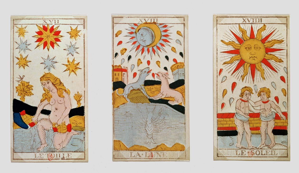 Drie tarotkaarten met afbeelding van De Ster, De Maan en De Zon (gekleurde houtsnede) door French School