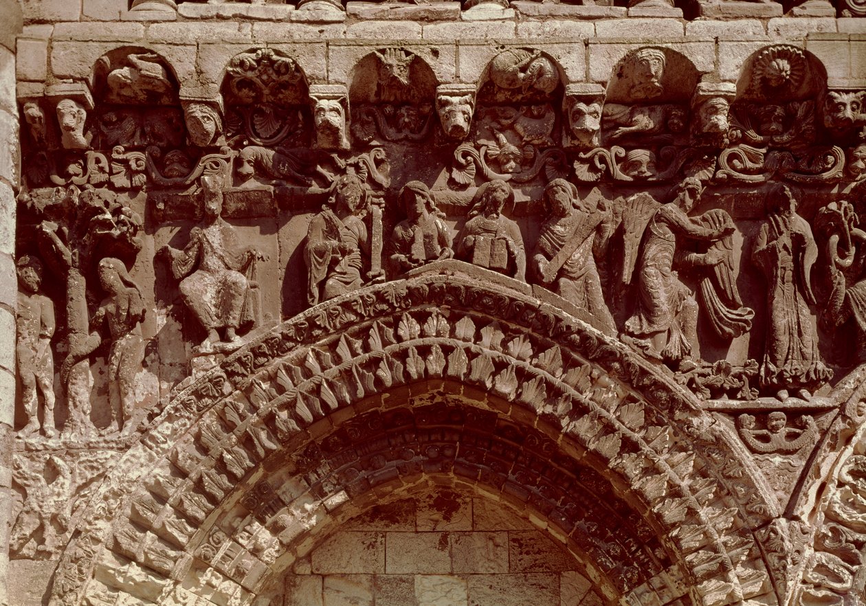 Uitzicht op de westgevel, detail dat de profeten, de Aankondiging en de Oerzonde voorstelt door French School
