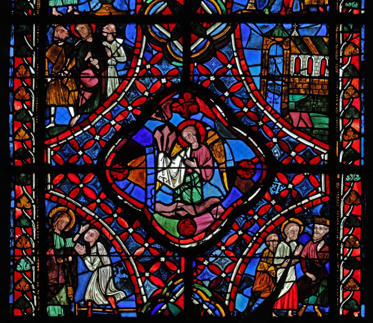 Raam met de tweede sectie van het St. Jacobus raam, w5: in het midden zijn de spijkers van de Passie; Philetus wordt bekeerd; Hermogenes met St. Jacobus; een kerk; St. Jacobus met 2 mannen door French School