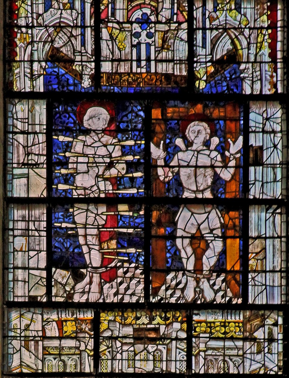 Raam w115 met St. Sebastiaan en St. Quentin door French School