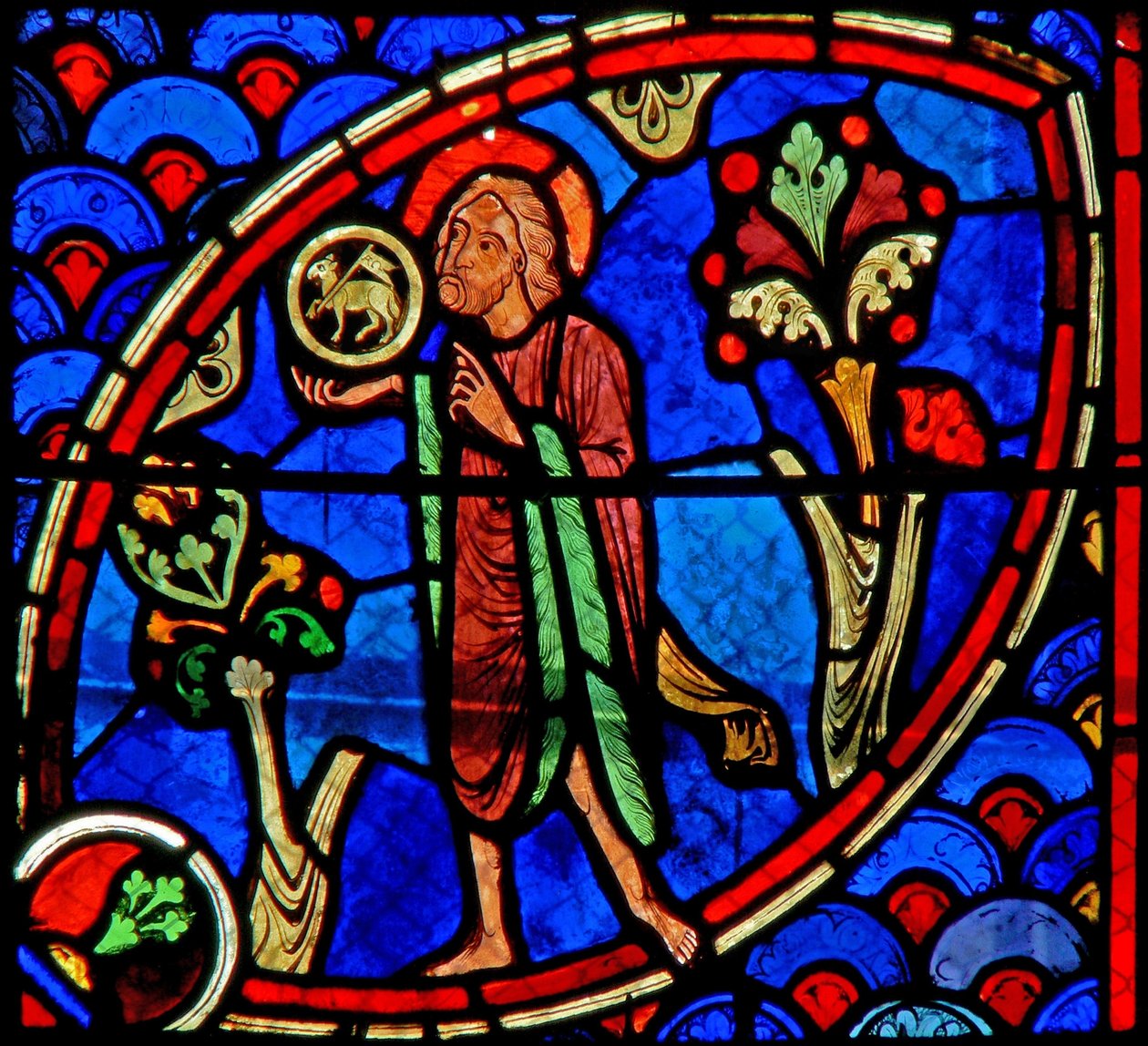 Raam w20 met St. Johannes de Doper: Ecce Agnus Dei door French School