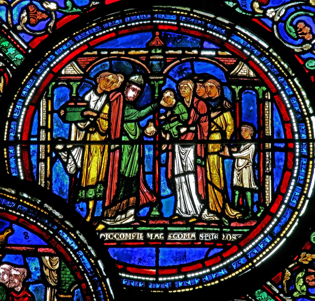 Raam w23 met St. Thomas Becket die kinderen bevestigt door French School