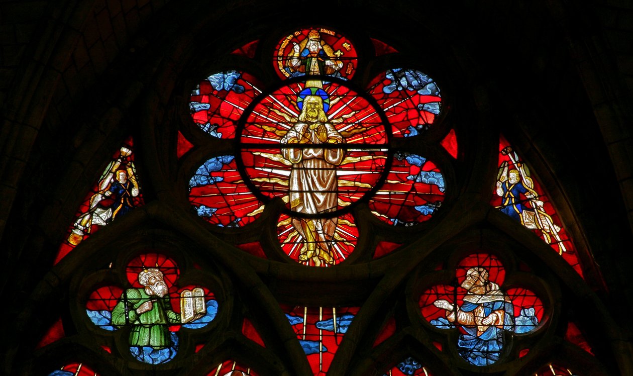 Raam w34 met de Transfiguratie met Elisa en Mozes door French School