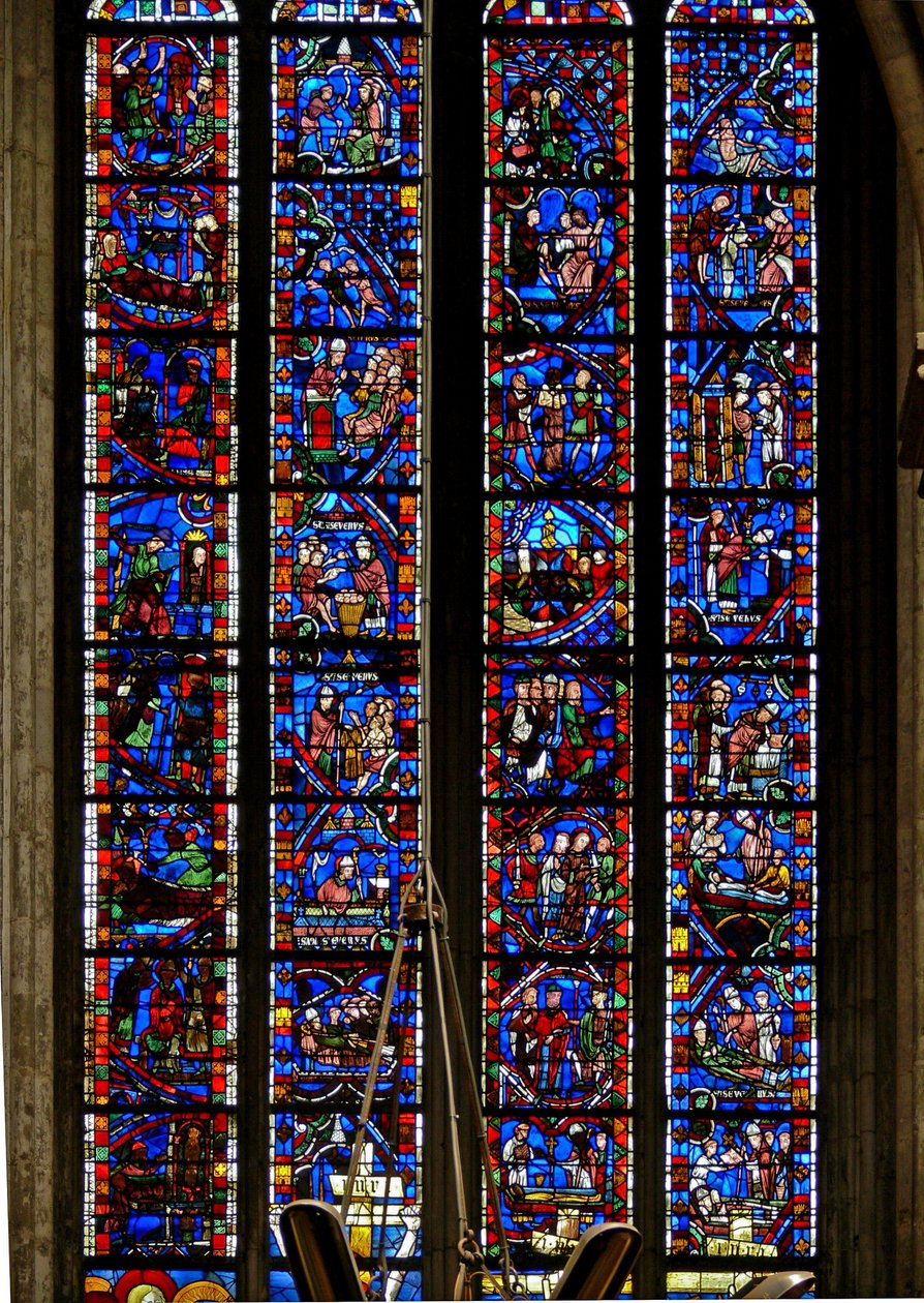 Raam w51 met Een van Les Belles Verrieres met scènes uit de levens van St. Nicolaas, St. Catharina en St. Sever door French School