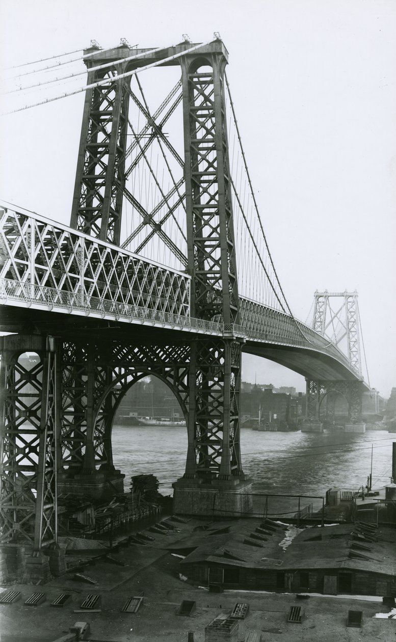 Williamsburg Bridge over East River tijdens de bouw, 1898 door G.P. Hall und Sohn