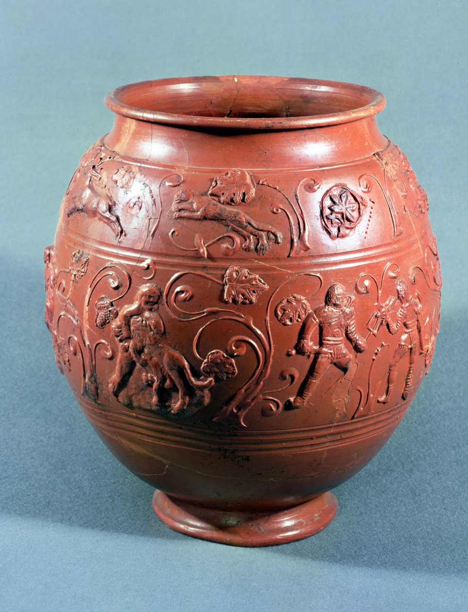 Sigillated pot, uit Lezoux, Puy-de-Dome door Gallo Roman