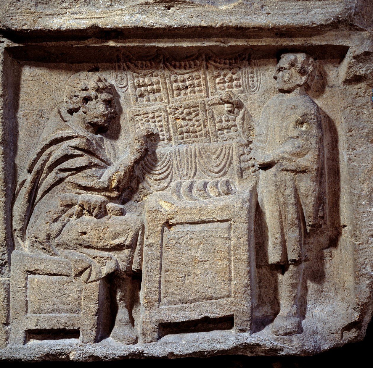 Gallo-Romeinse kunst: een bakkerij. Een klant koopt brood van een bakker door Gallo Roman Gallo Roman