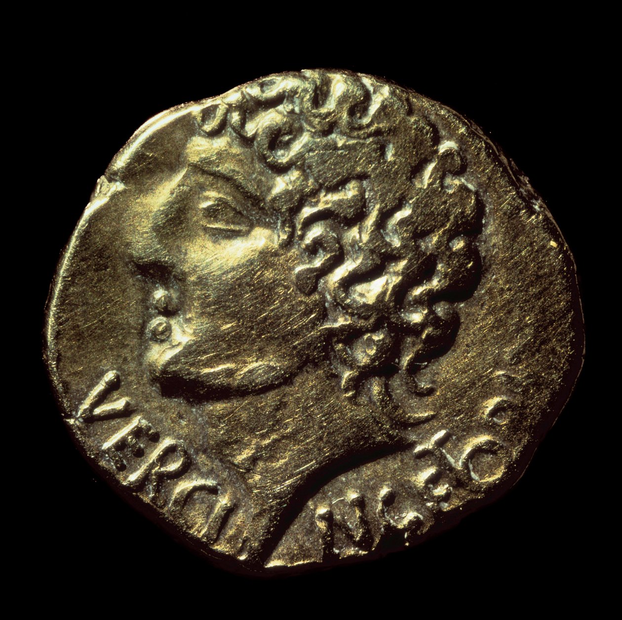 Gallische gouden statere (Arvernes) met de beeltenis van Vercingetorix (72-46 v.Chr.) uitgegeven in 52 v.Chr. Parijs, B.N. door Gaulish Gaulish