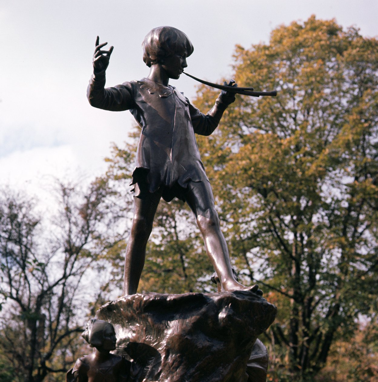Peter Pan door George James Frampton