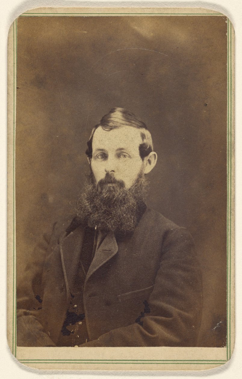 [Ongeïdentificeerde man met volle baard, zittend]. door George A. Lenzi