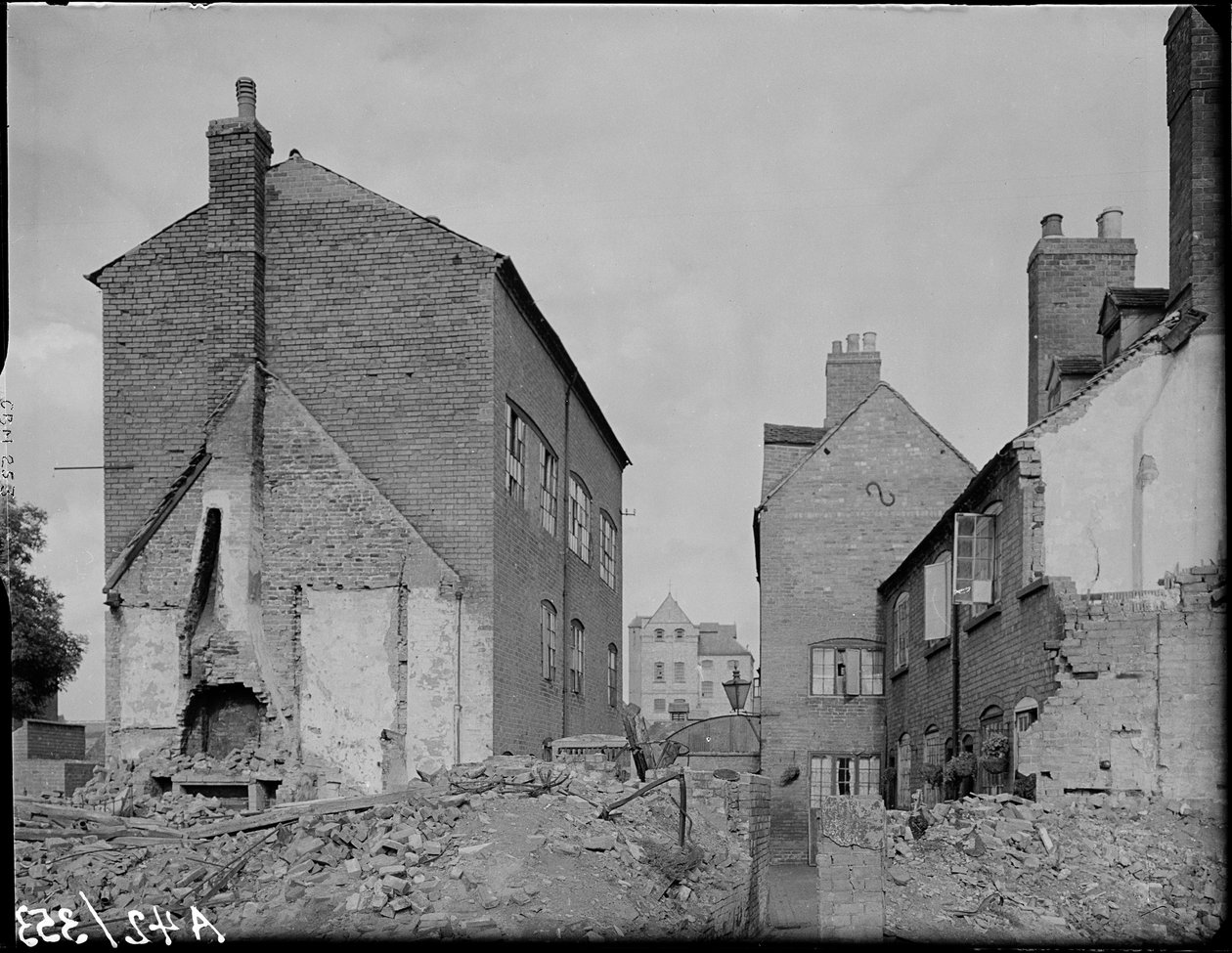 Hof 16, Little Park Street, Coventry, 1941 door George Bernard Mason