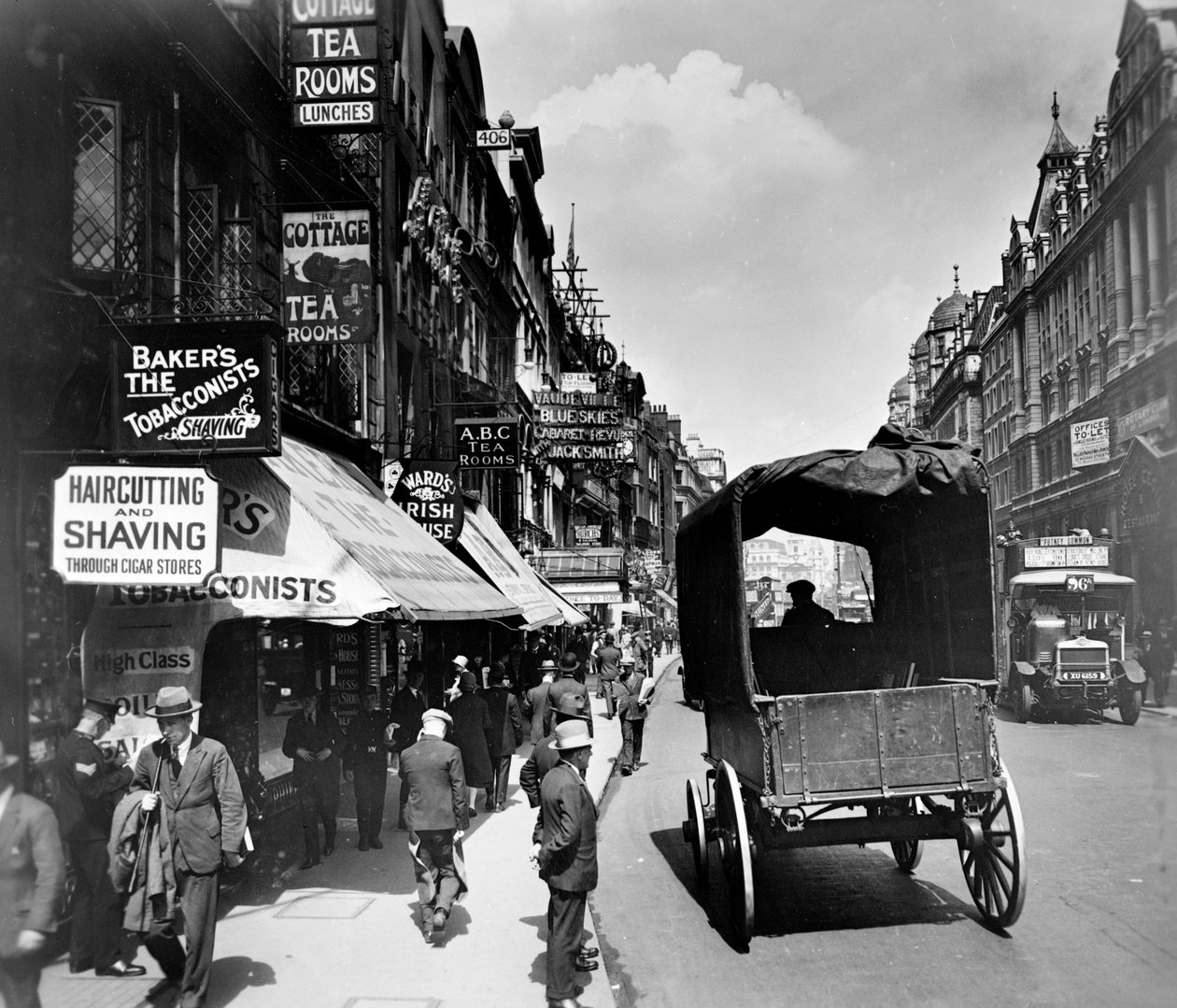 The Strand kijkend naar het oosten, Westminster, Londen, ca. 1910s door George Davison Reid