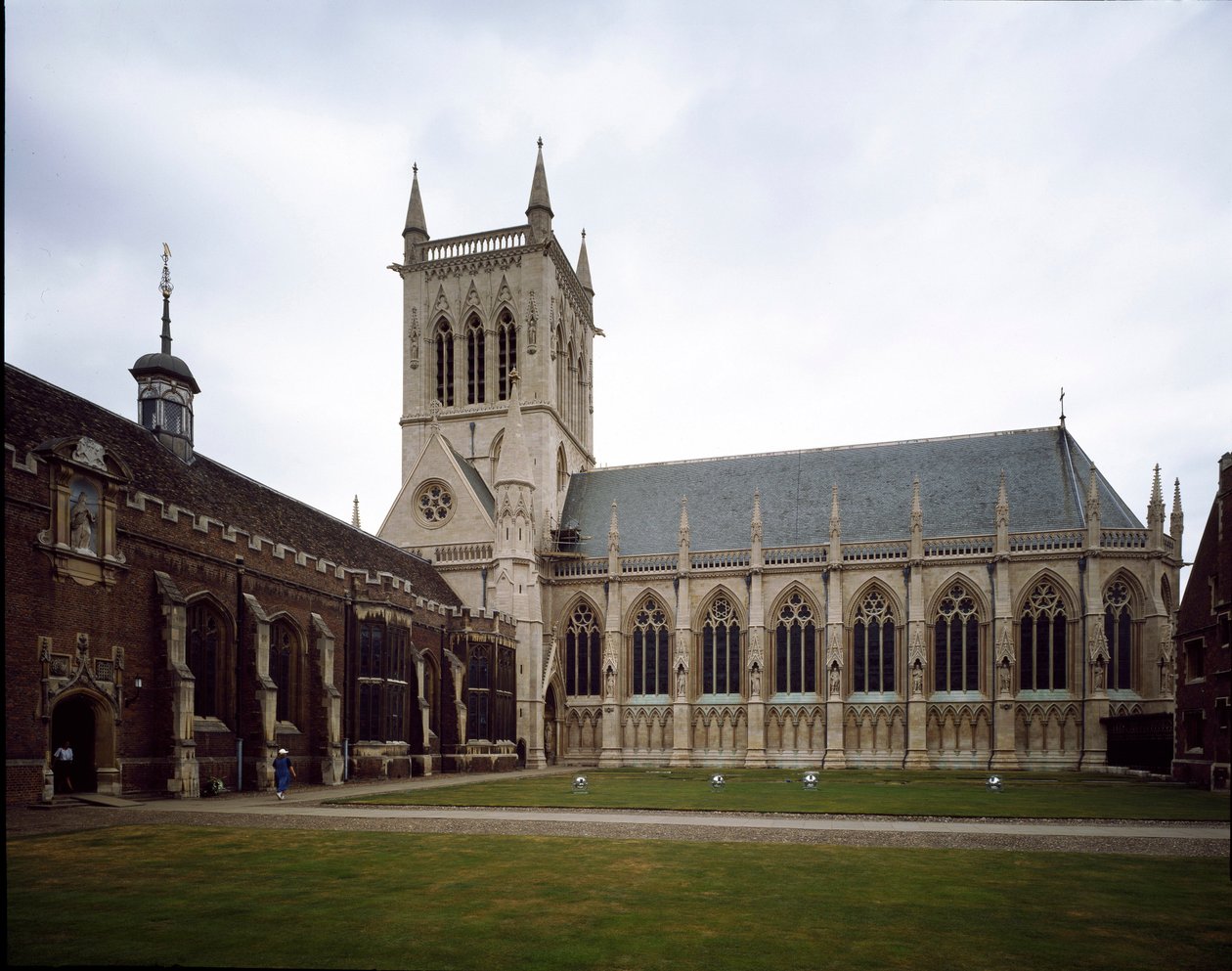 Gotische kunst: uitzicht op Saint John College opgericht in 1511 door de gravin van Richmond door George Gilbert Scott