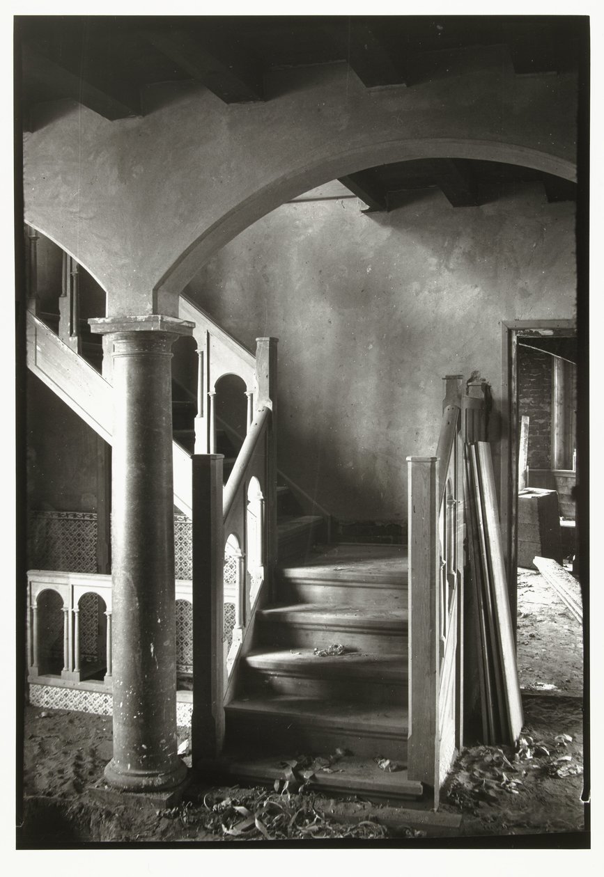 De hal van huize Inter Quercus in Aerdenhout, in aanbouw door George Hendrik Breitner